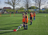 Trainingsavond S.K.N.W.K. JO7-1, JO11-1JM en JO12-1JM van maandag 8 april 2024 (28/79)